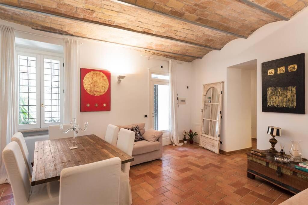 Lovely Colosseum Loft Apartment Rome Bagian luar foto